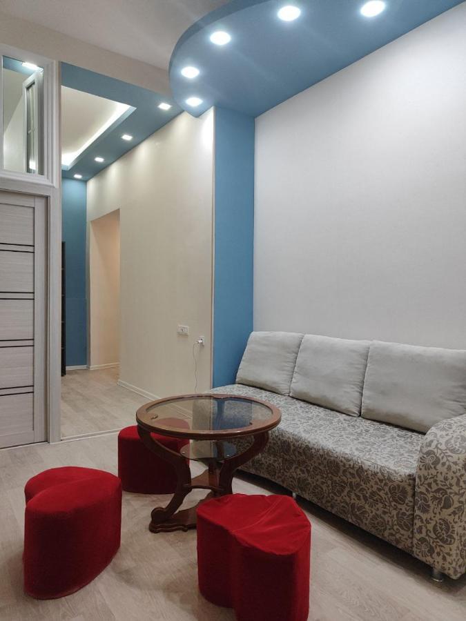 יירבאן Guest House In The Small Center מראה חיצוני תמונה