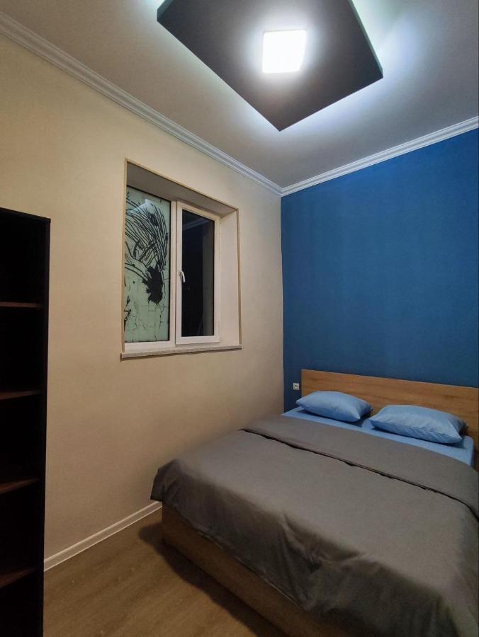 יירבאן Guest House In The Small Center מראה חיצוני תמונה