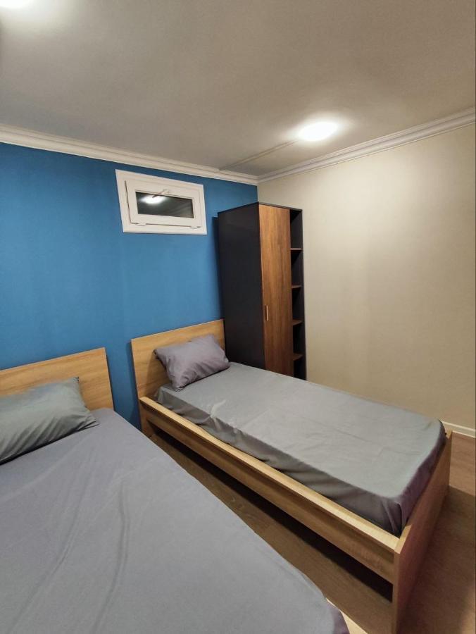 יירבאן Guest House In The Small Center מראה חיצוני תמונה